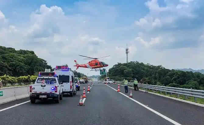 望城区高速公路汽车救援案例